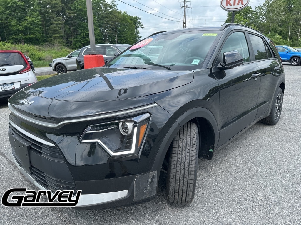 New 2025 Kia Niro EX SUV