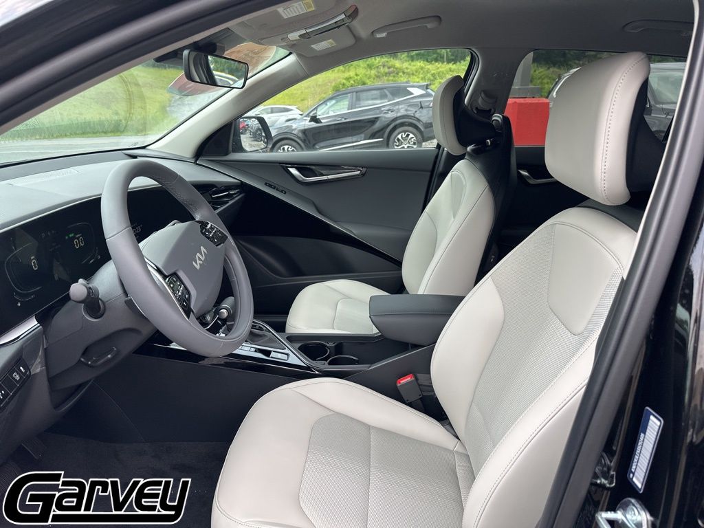 2025 Kia Niro EX - Photo 18