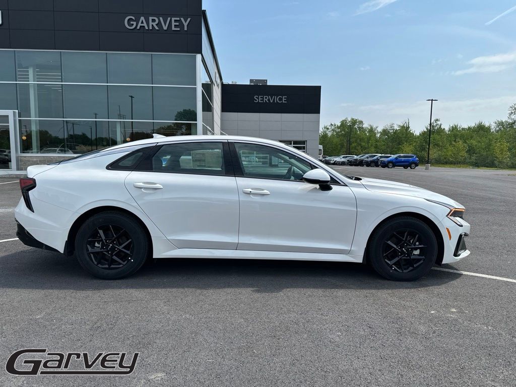 2026 Kia K5 LXS - Photo 8