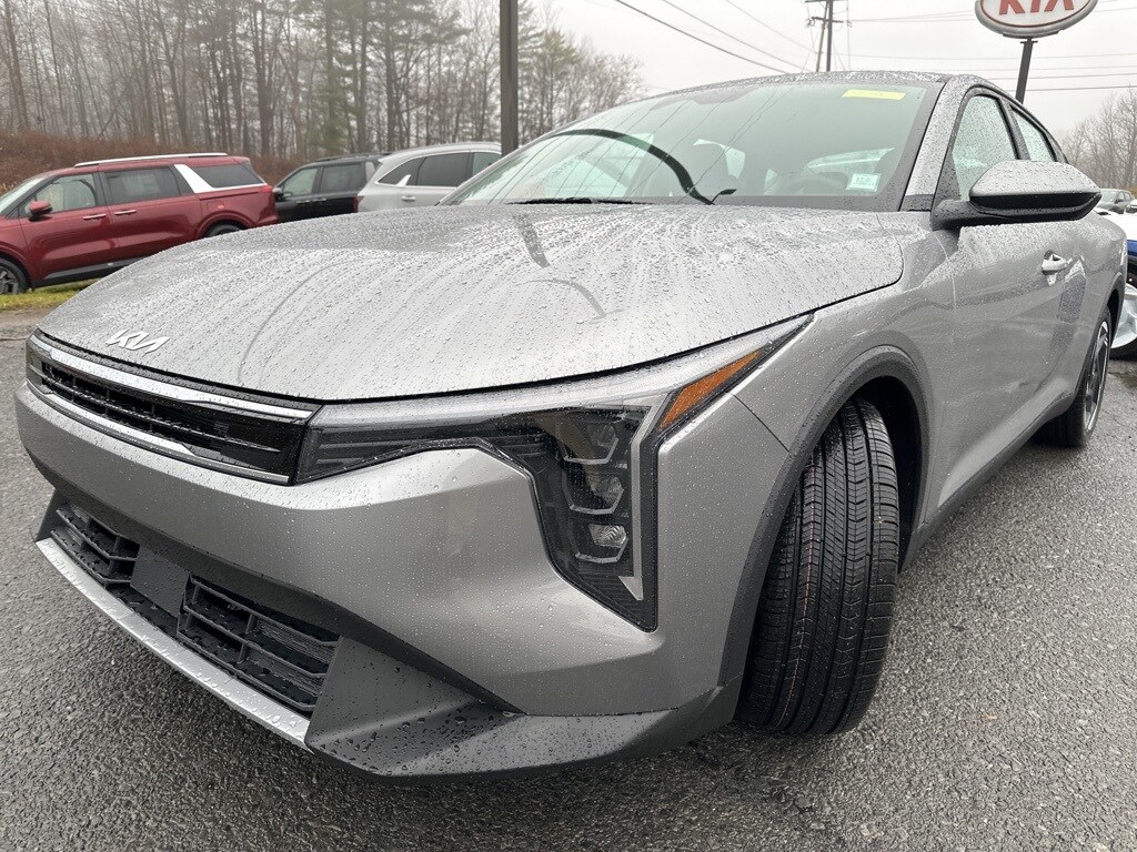 2025 Kia K4 EX photo 3