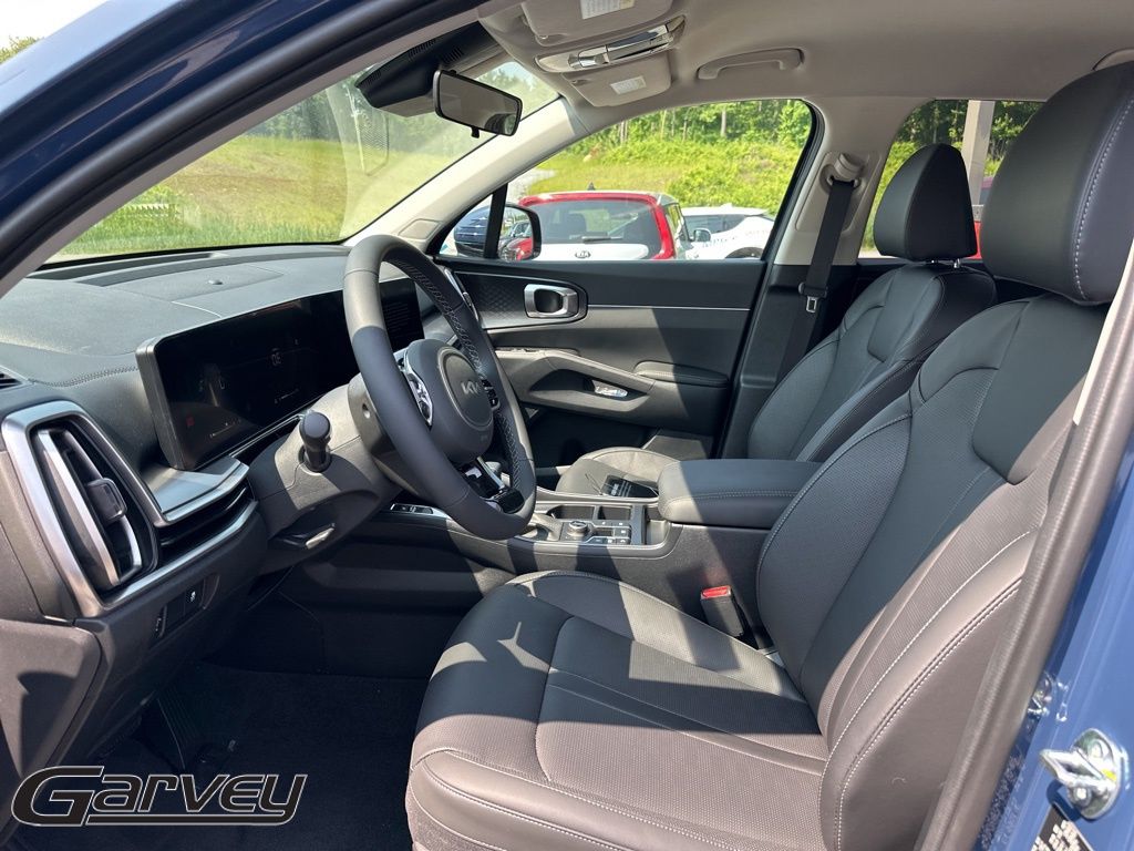 2025 Kia Sorento S - Photo 17