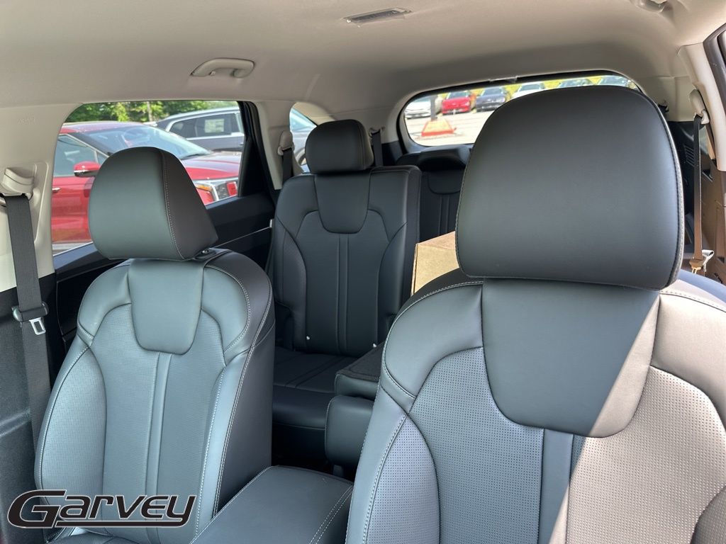 2025 Kia Sorento S - Photo 18