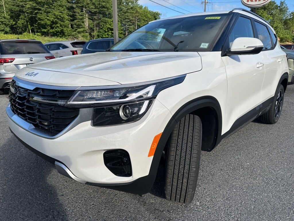 2025 Kia Seltos S photo 3