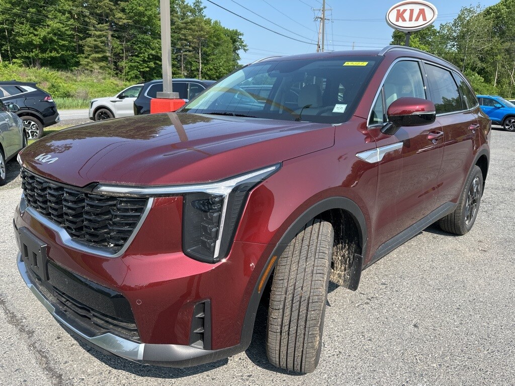 2025 Kia Sorento S photo 3