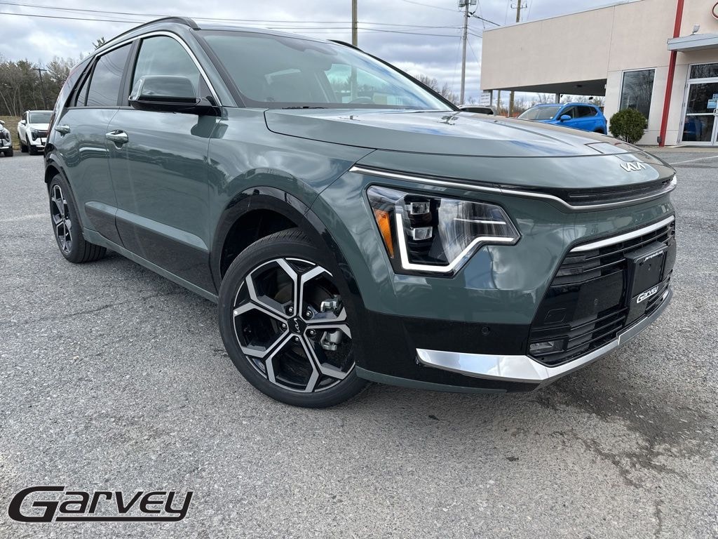 New 2025 Kia Niro SX Touring SUV