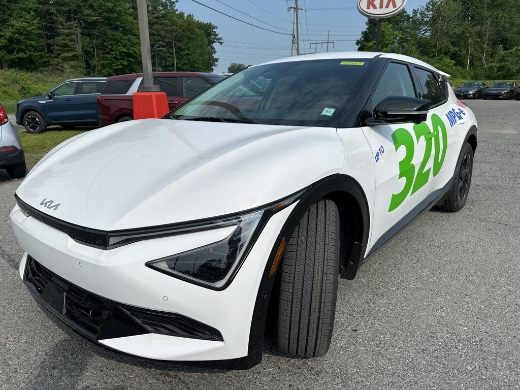 2025 Kia EV6 Wind photo 3