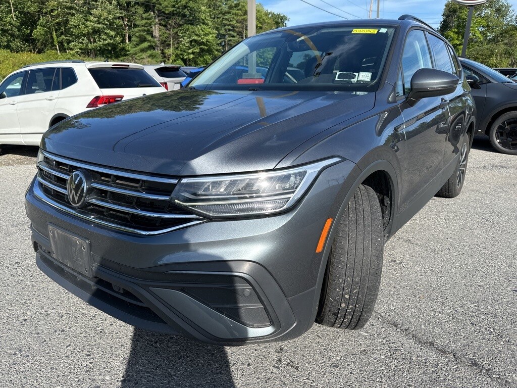 2022 Volkswagen Tiguan S photo 2