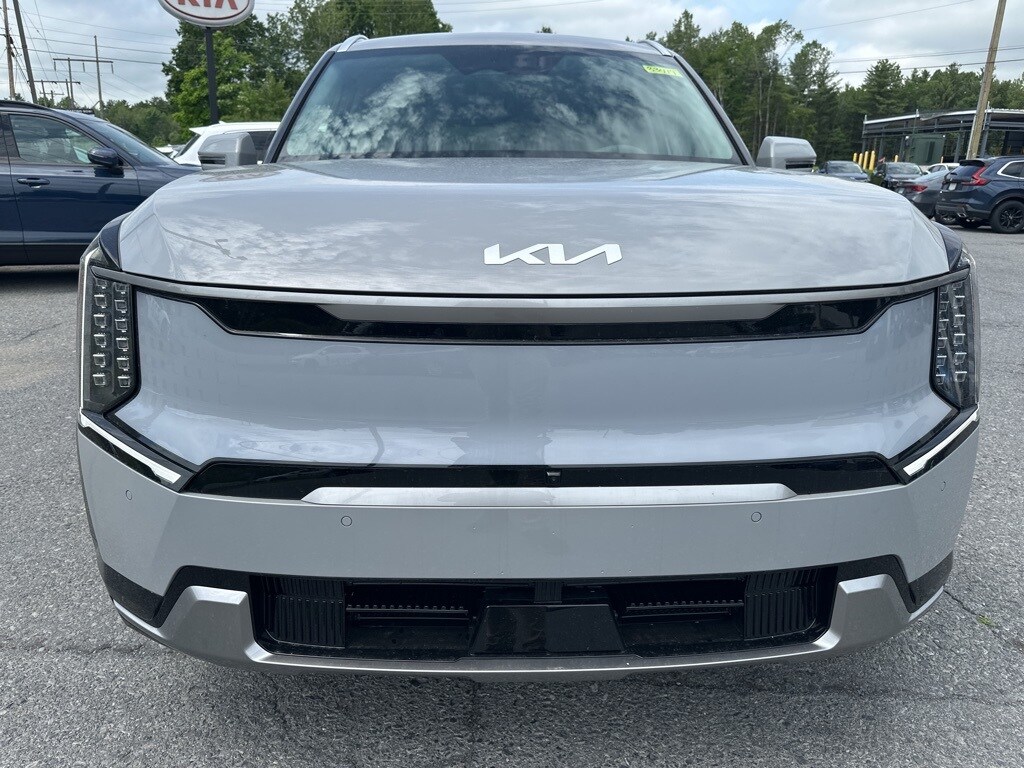 2026 Kia EV9 Land photo 2