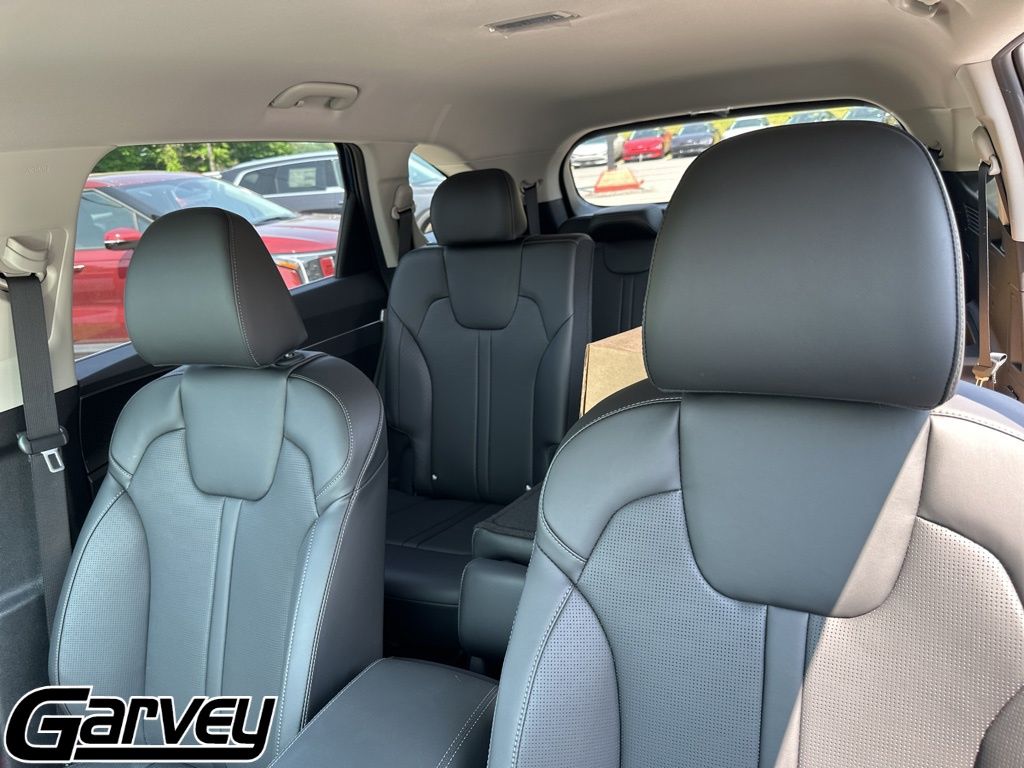 2025 Kia Sorento S - Photo 18