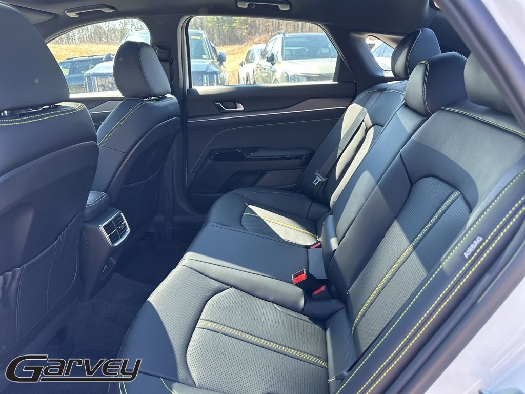 2026 Kia K5 GT - Photo 10