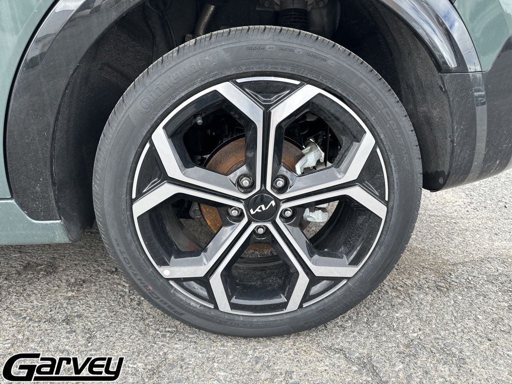 2025 Kia Niro SX Touring - Photo 9