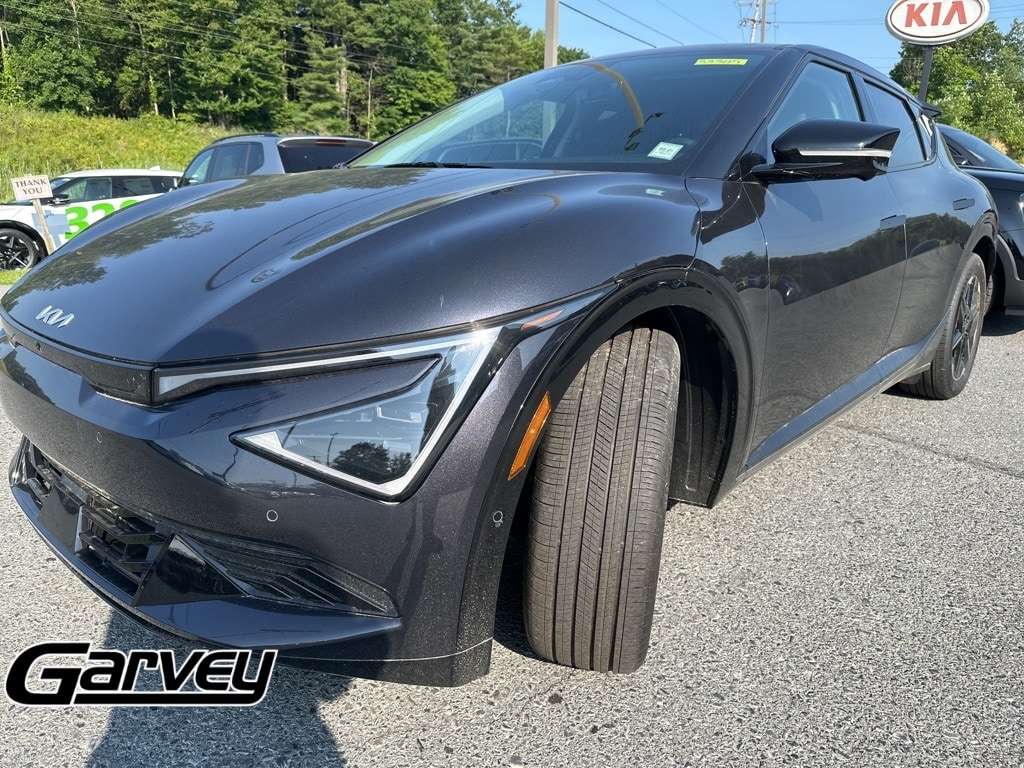 New 2025 Kia EV6 Wind SUV