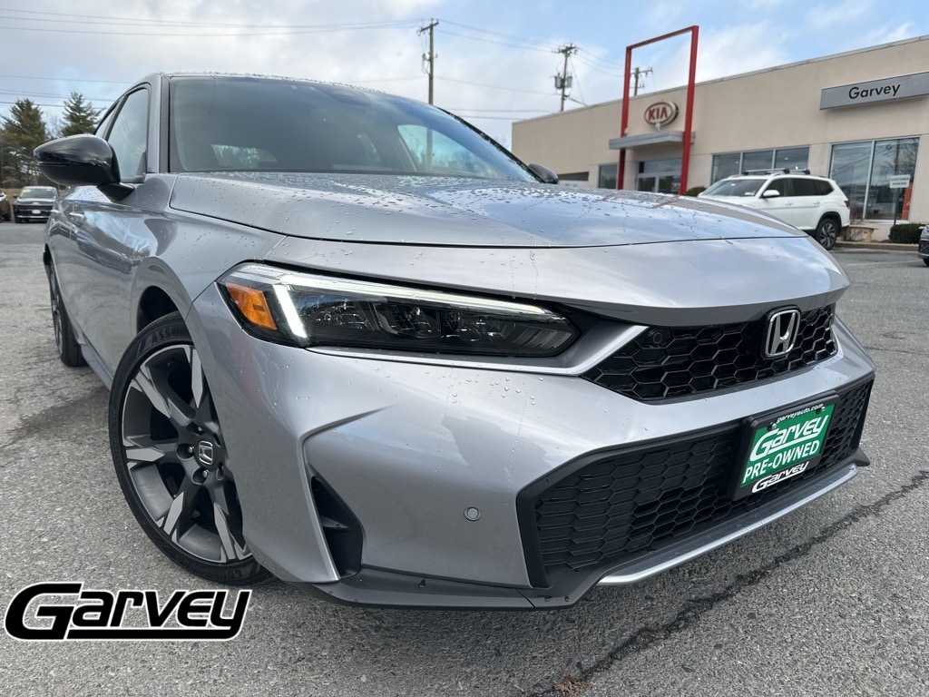 2025 Honda Civic Hatchback Sport Touring's photo