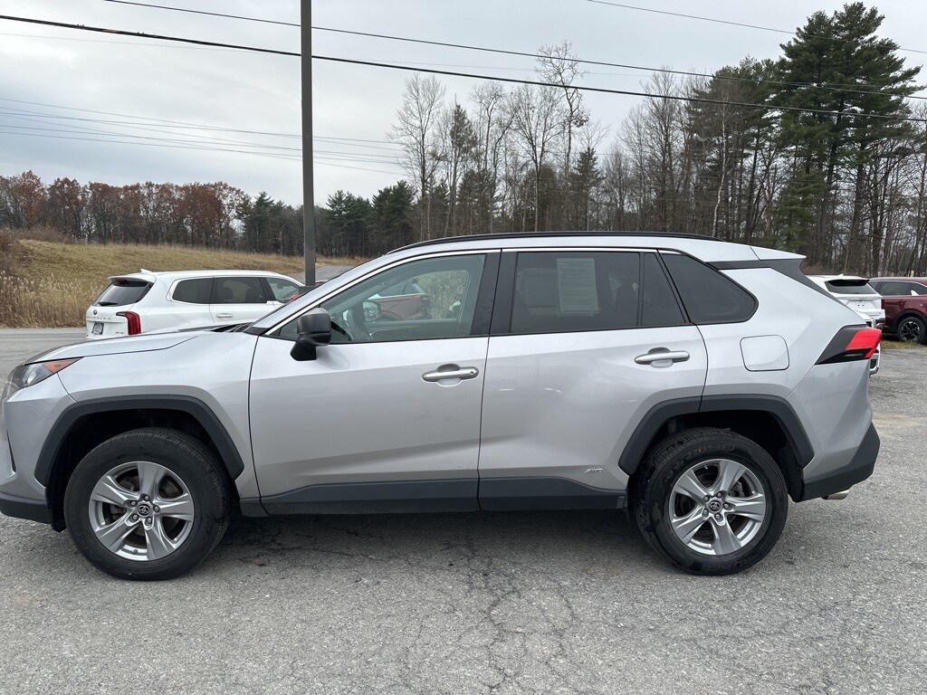 2022 Toyota RAV4 Hybrid LE photo 3