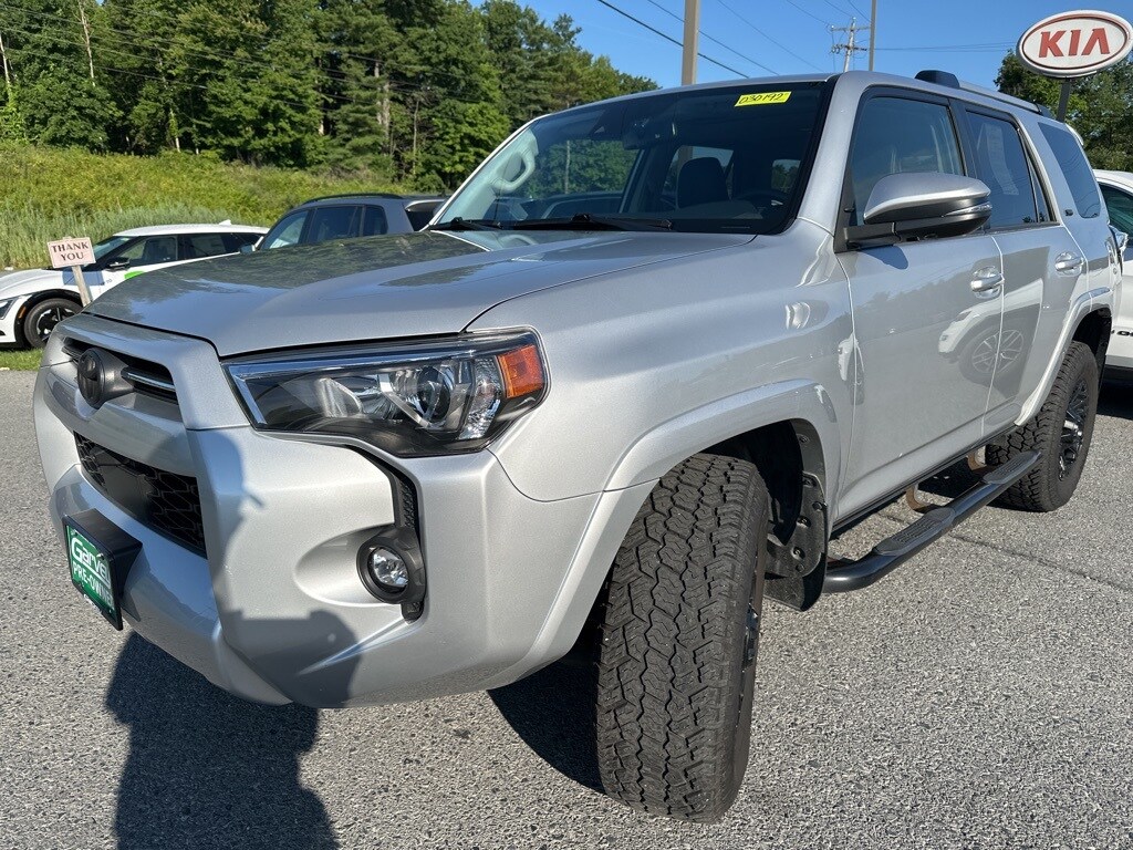 2022 Toyota 4Runner SR5 Premium photo 3