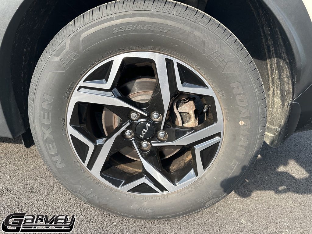 2023 Kia Sportage LX - Photo 9