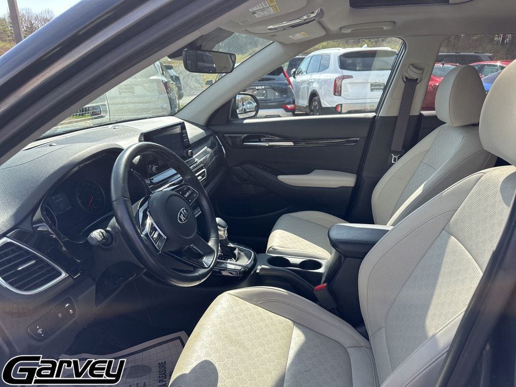 2021 Kia Seltos EX - Photo 12