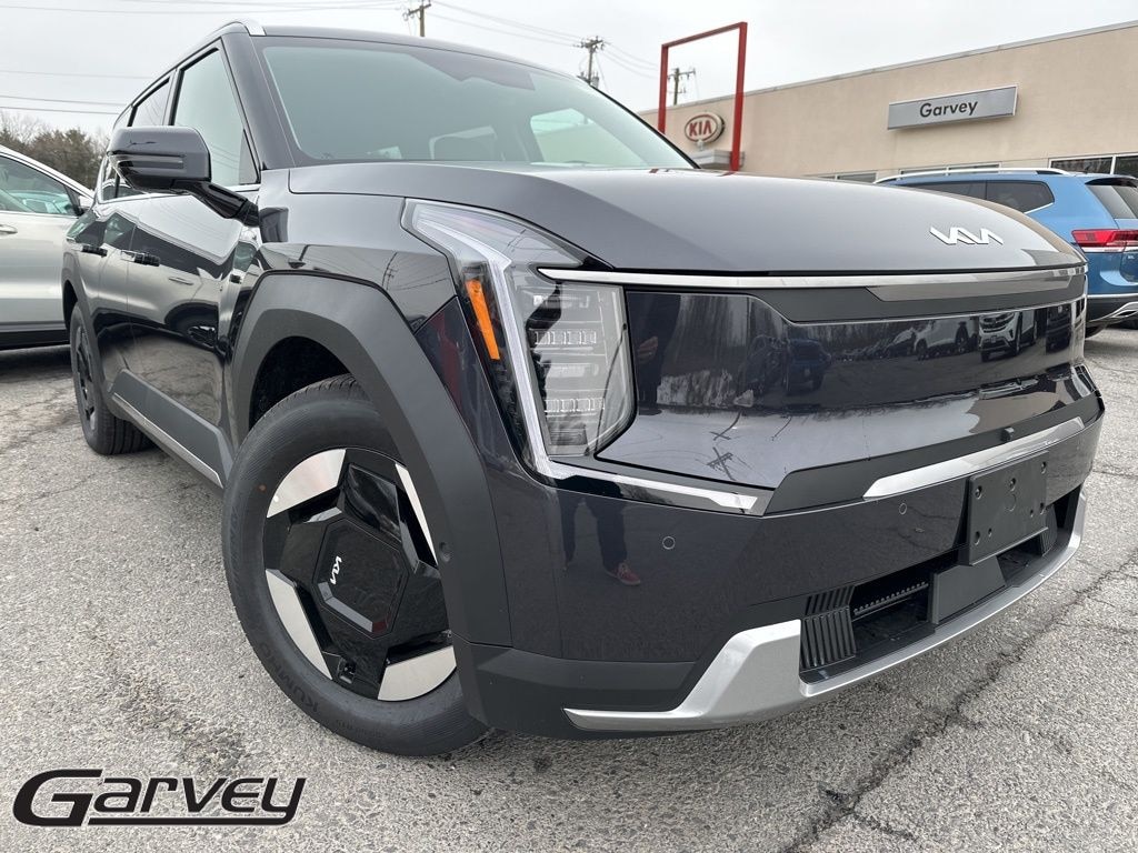 New 2026 Kia EV9 Wind SUV