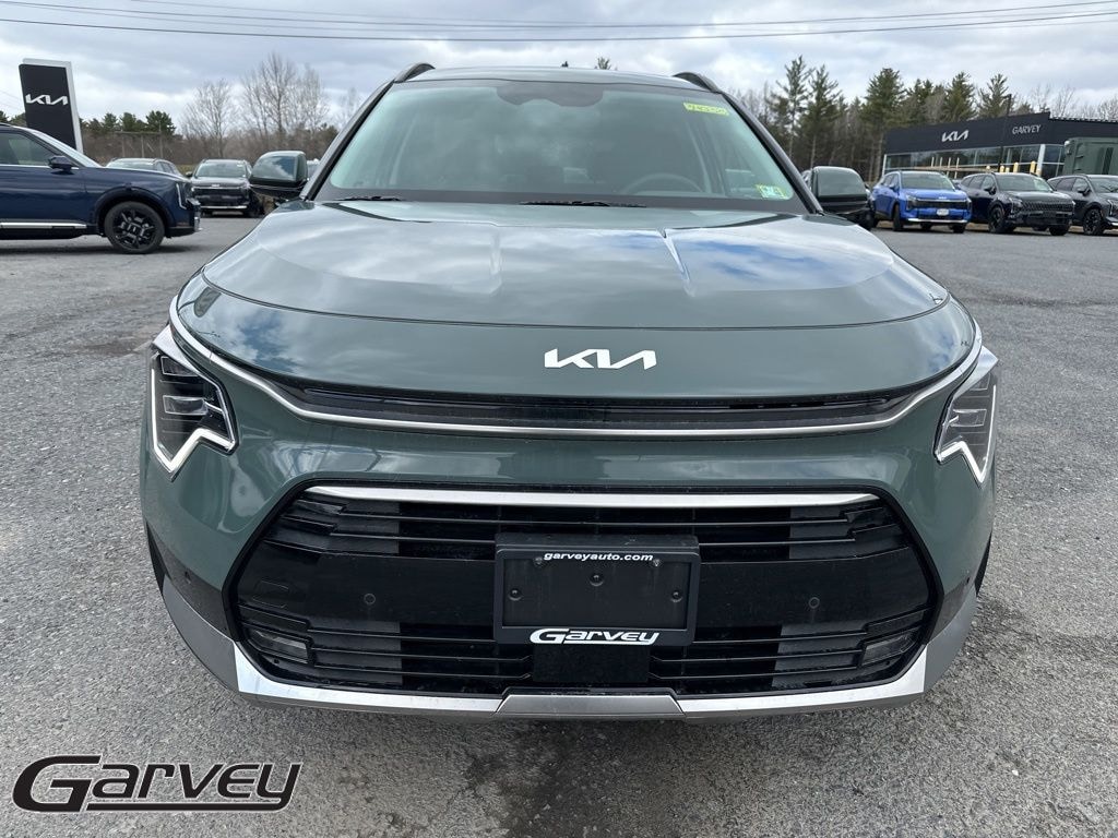 New 2025 Kia Niro SX Touring SUV
