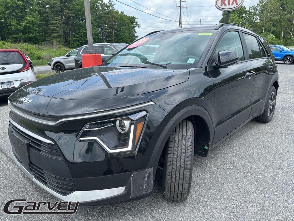 New 2025 Kia Niro EX SUV
