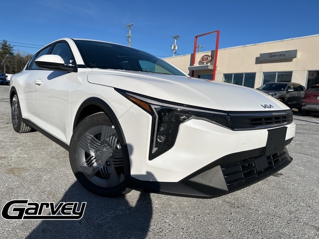 2025 Kia K4 LX's photo