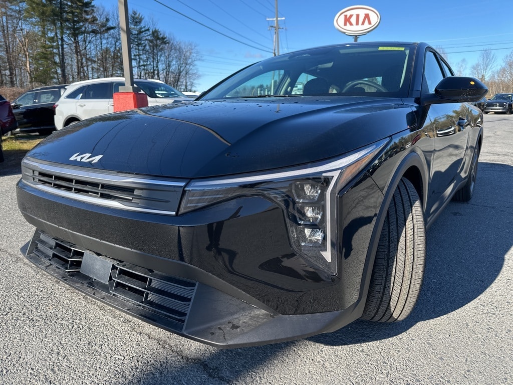 New 2025 Kia K4 LXS Sedan
