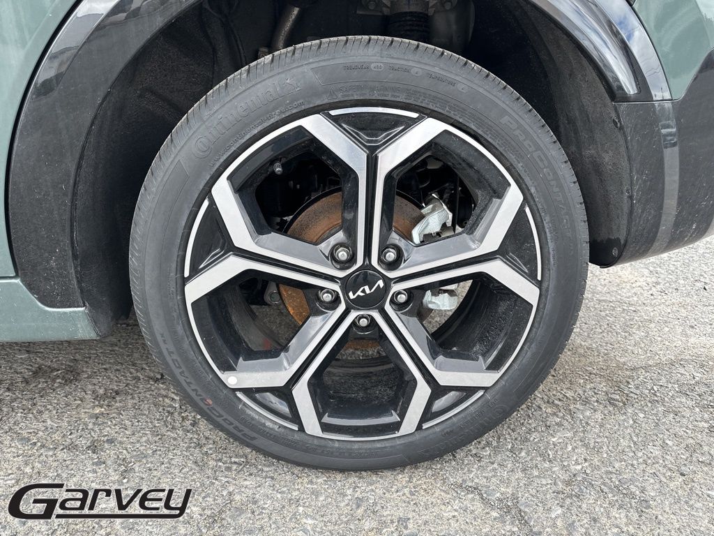 2025 Kia Niro SX Touring - Photo 9