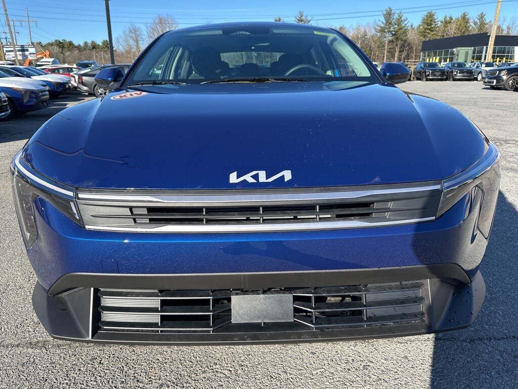 New 2025 Kia K4 LXS Sedan