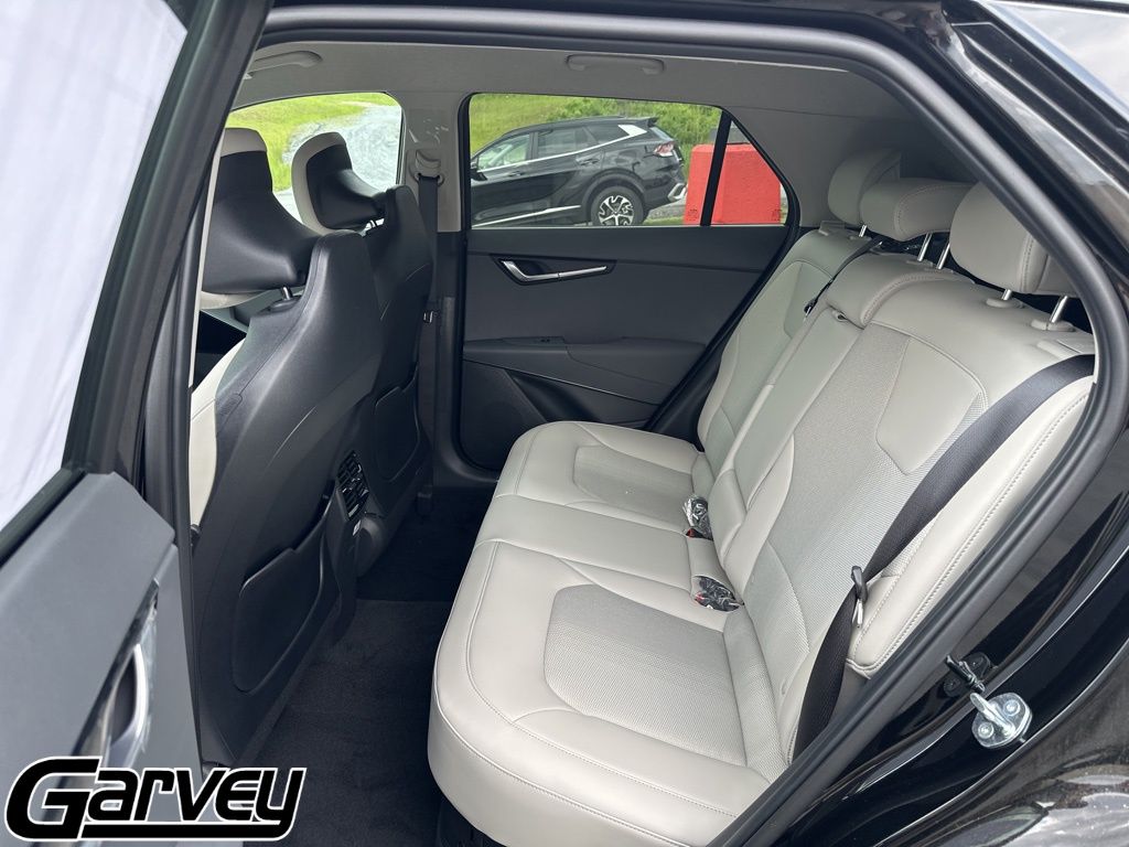 2025 Kia Niro EX - Photo 20