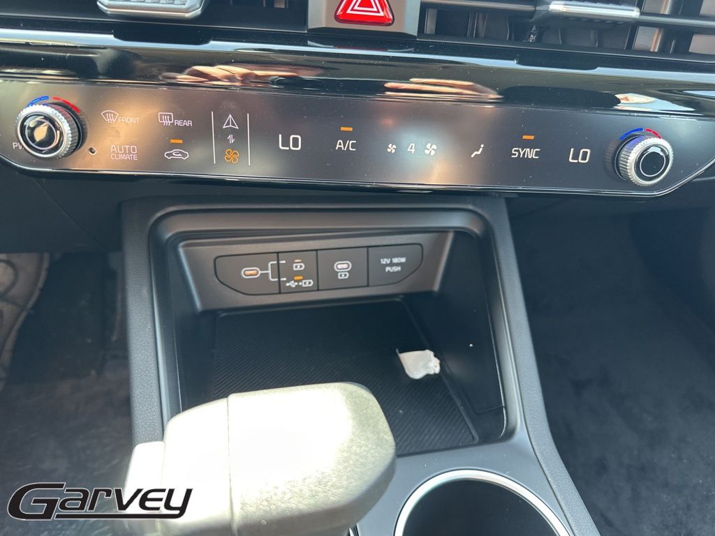 2026 Kia K5 LXS - Photo 16