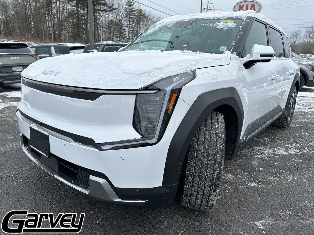 New 2026 Kia EV9 Wind SUV