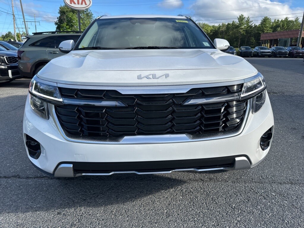 2025 Kia Seltos S photo 2