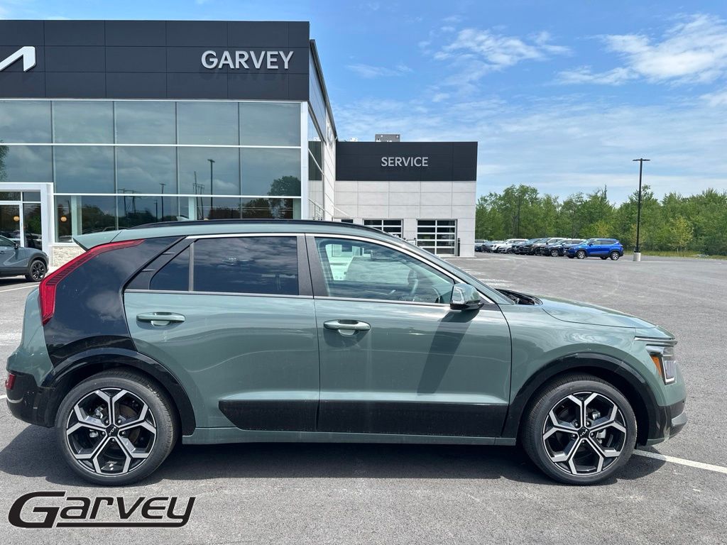 2025 Kia Niro SX Touring - Photo 8