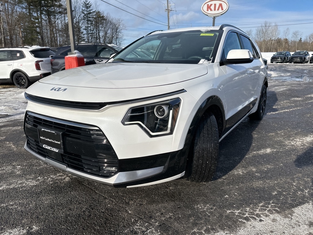 Used 2023 Kia Niro EX Touring SUV