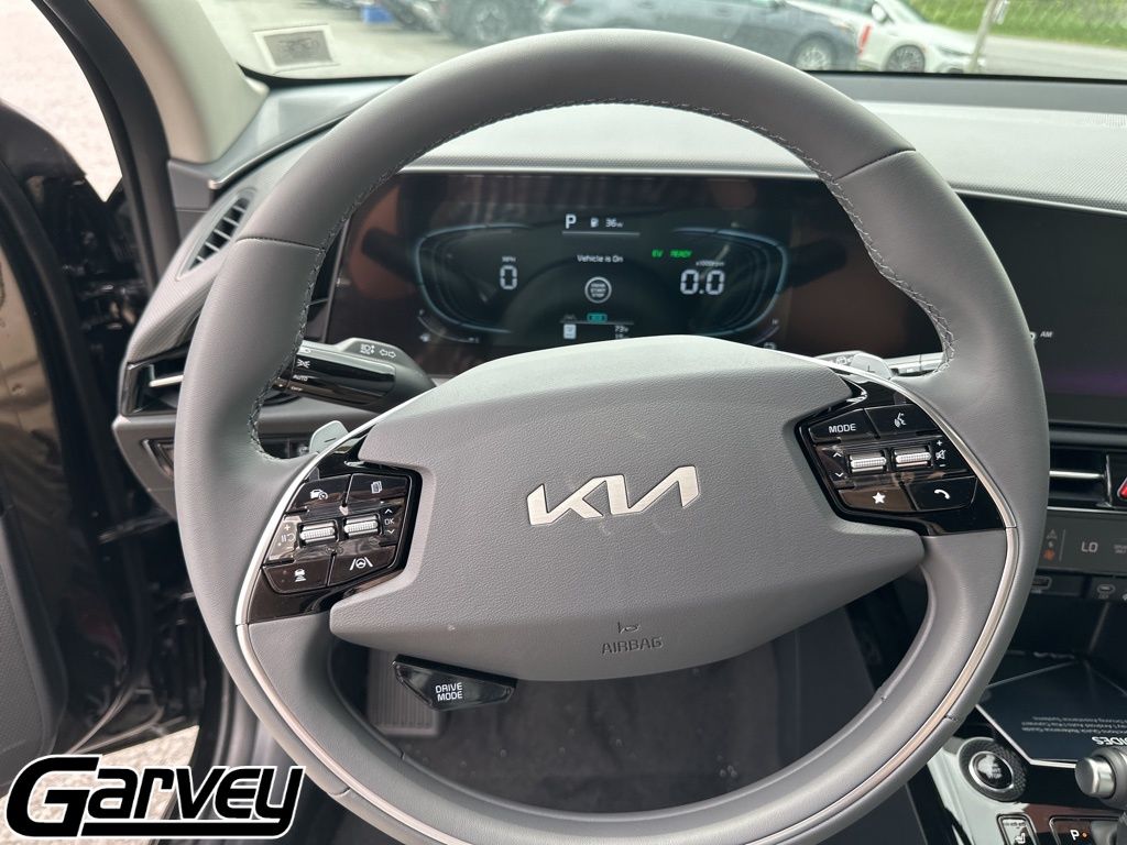2025 Kia Niro EX - Photo 11