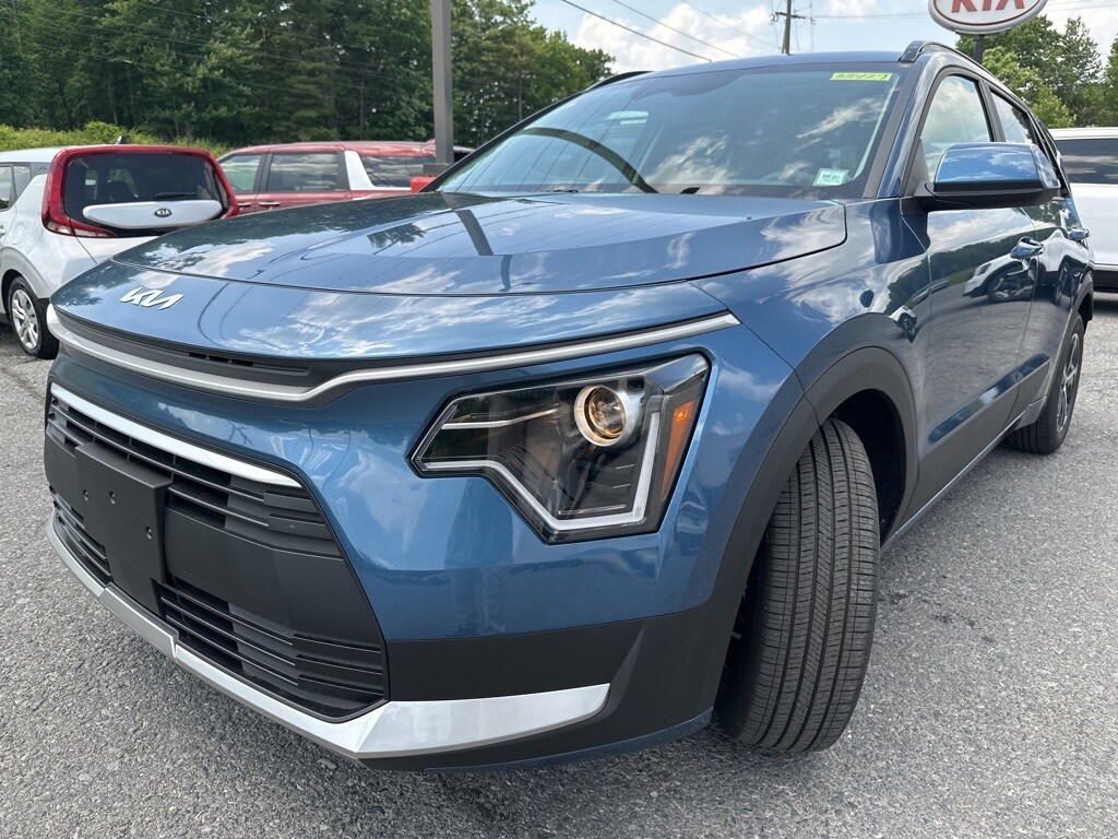 2025 Kia Niro EX photo 3