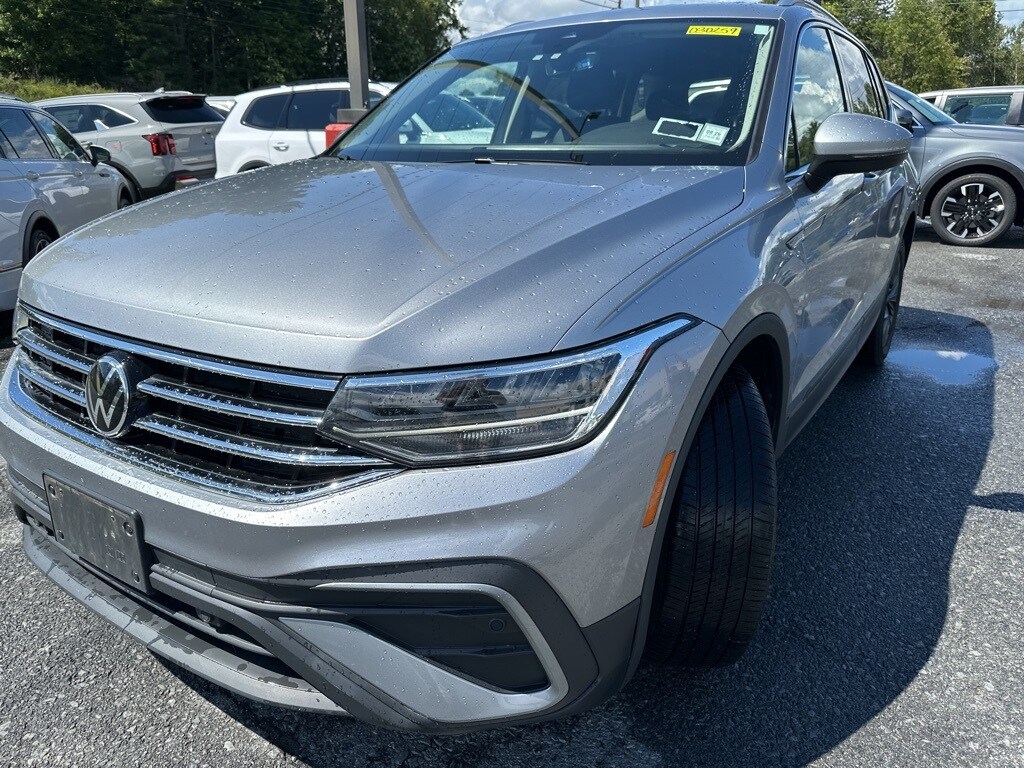 2022 Volkswagen Tiguan SE photo 2