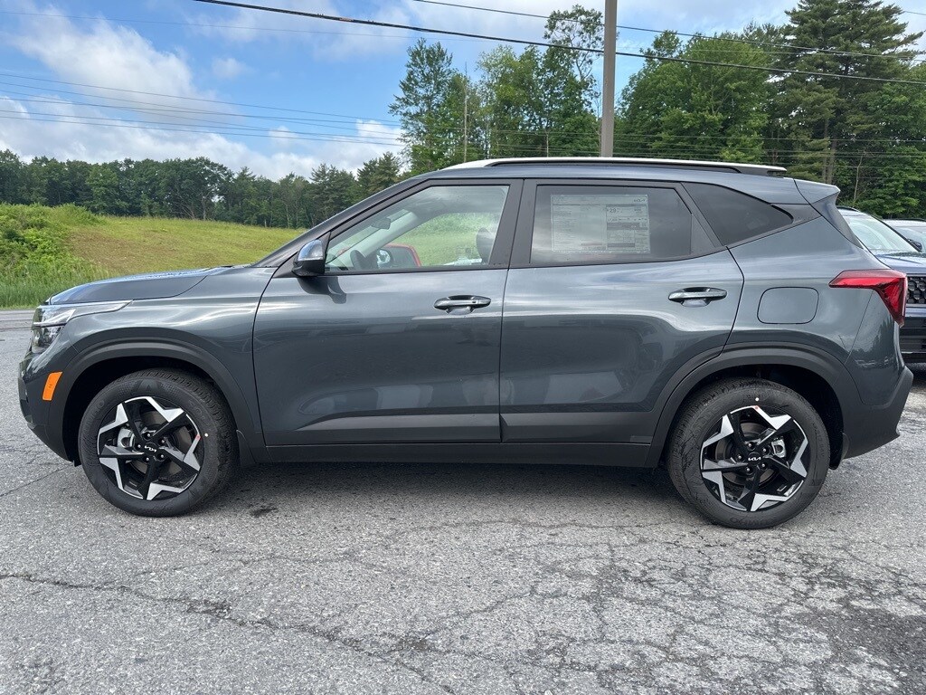 2025 Kia Seltos S photo 3