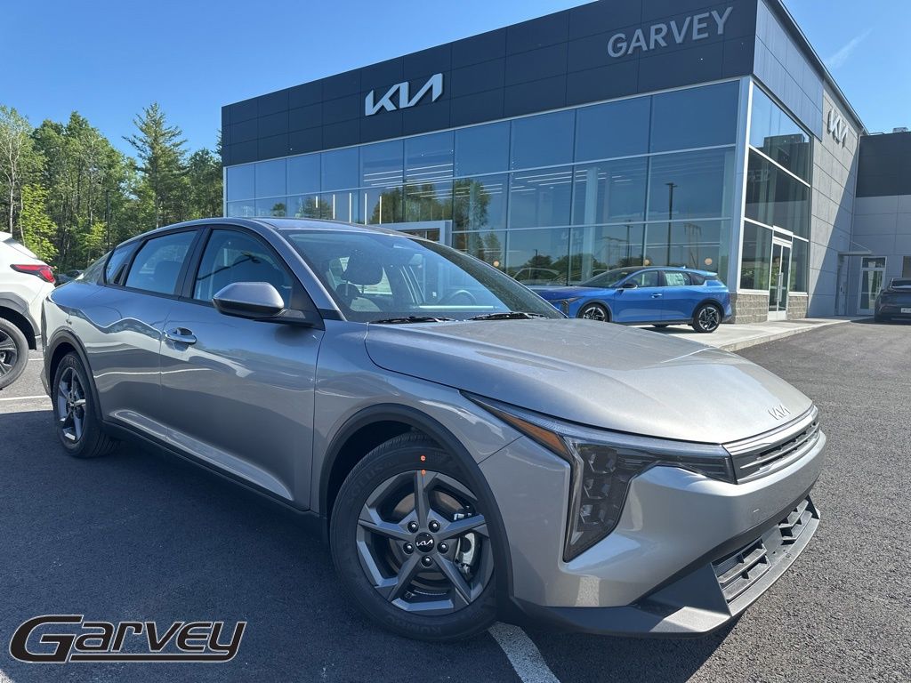 2026 Kia K4 LXS AT's photo