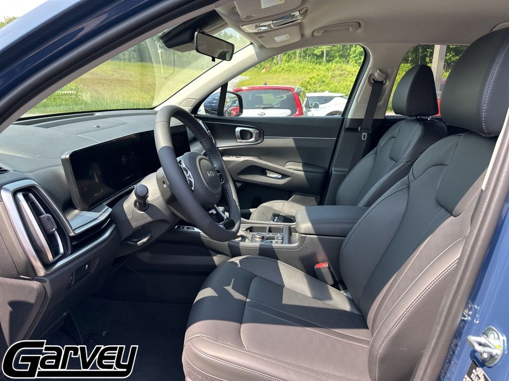 2025 Kia Sorento S - Photo 17