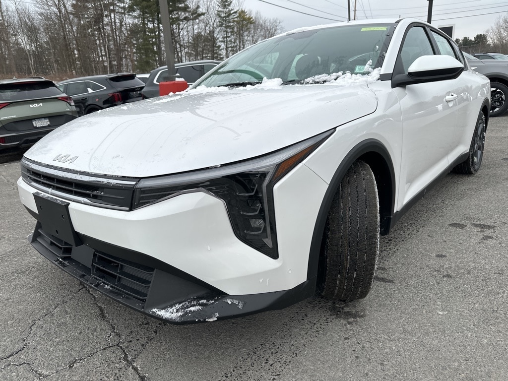 New 2025 Kia K4 LXS Sedan