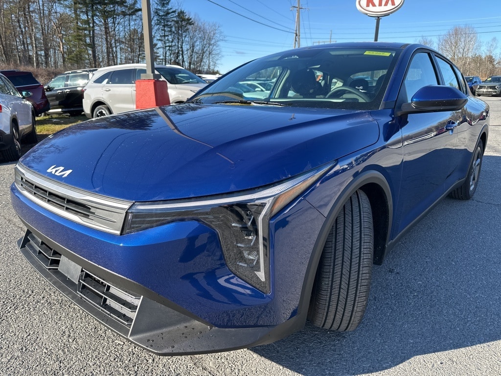 New 2025 Kia K4 LXS Sedan