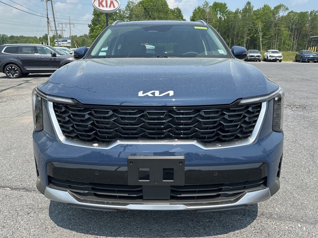 2025 Kia Sorento S photo 2