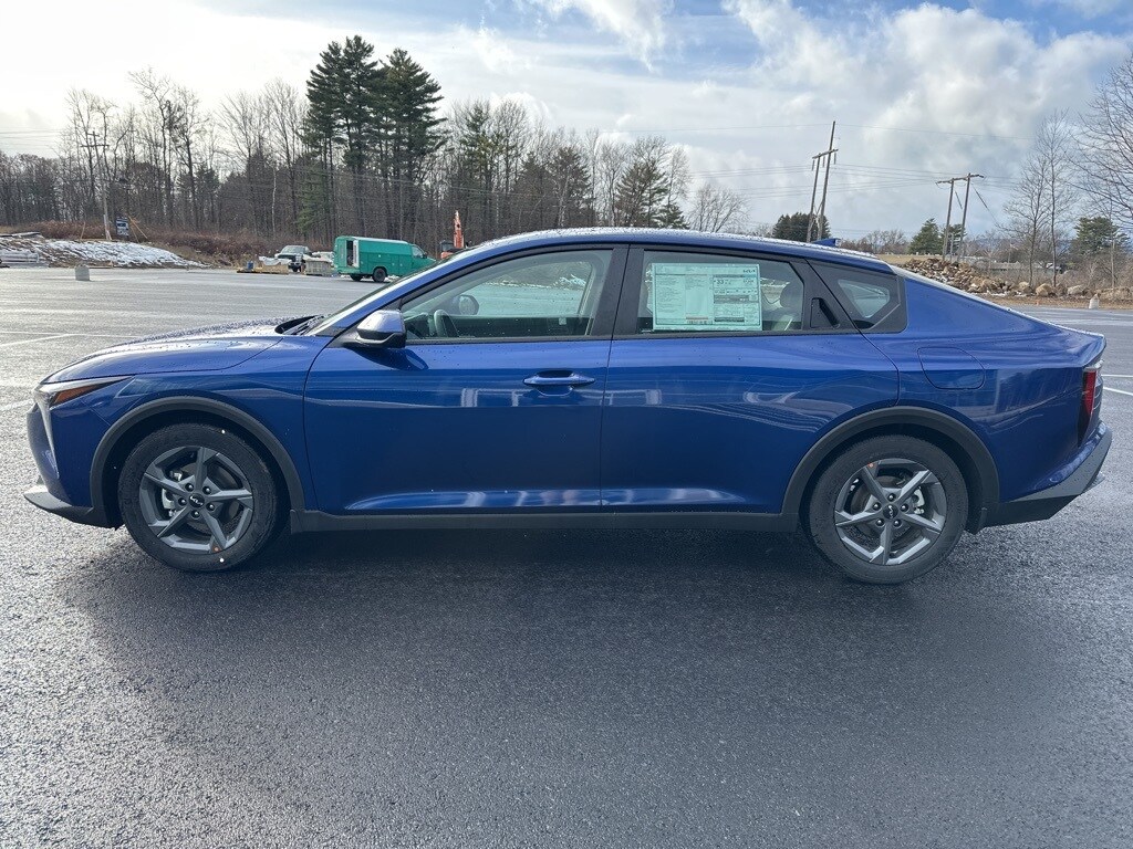 2025 Kia K4 LXS photo 2