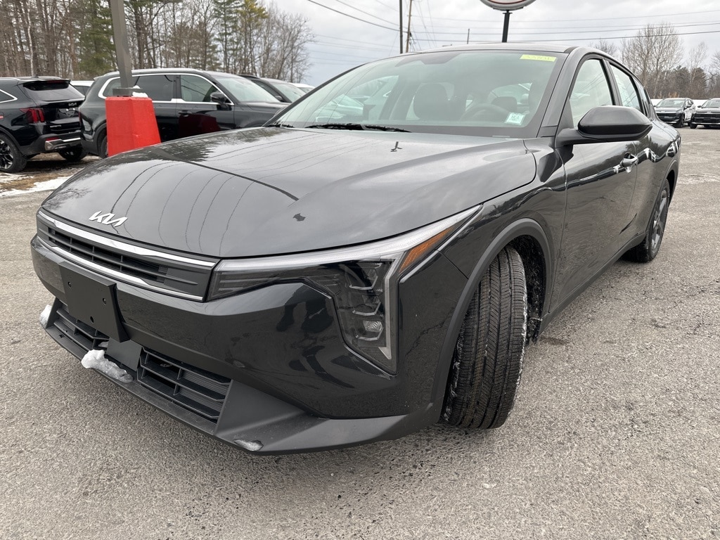 New 2025 Kia K4 LXS Sedan