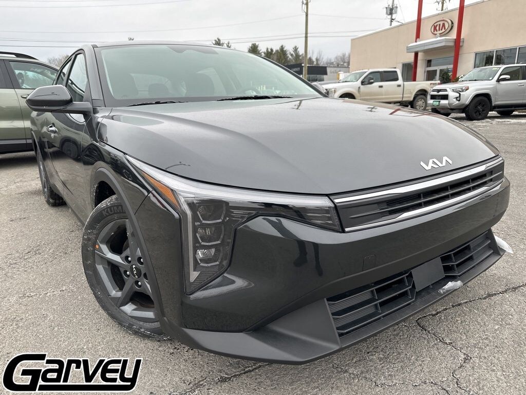 New 2025 Kia K4 LXS Sedan