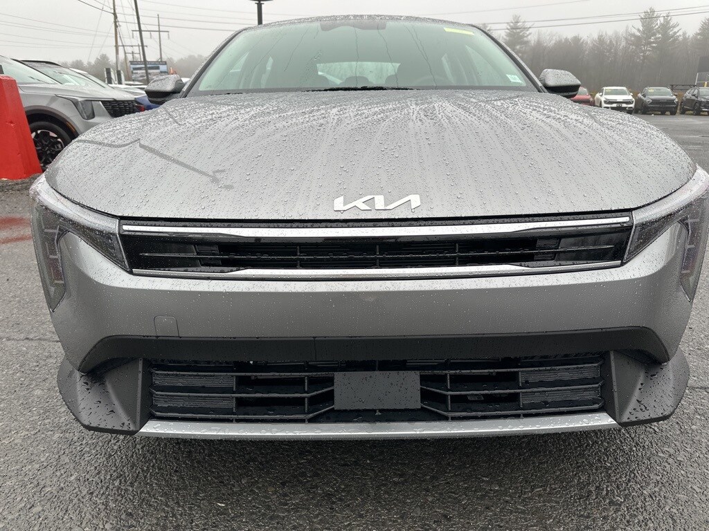 2025 Kia K4 EX photo 2