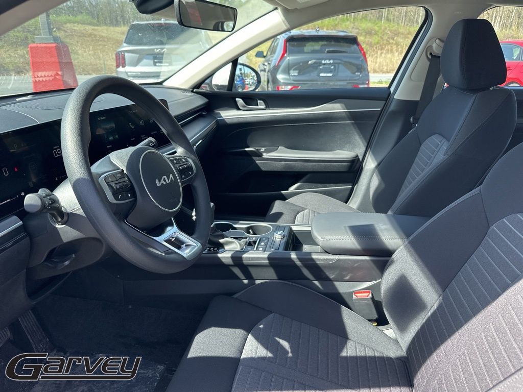 2026 Kia K5 LXS - Photo 12