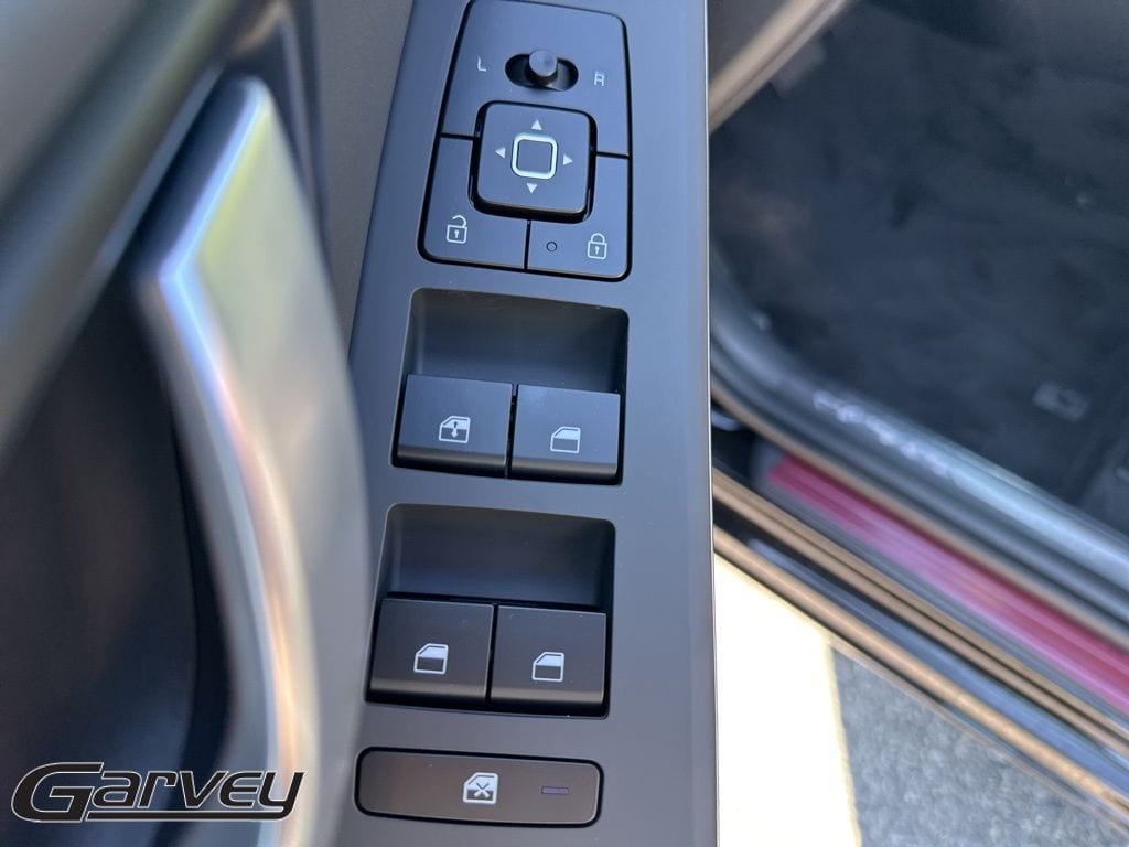 2025 Kia Niro EX - Photo 13
