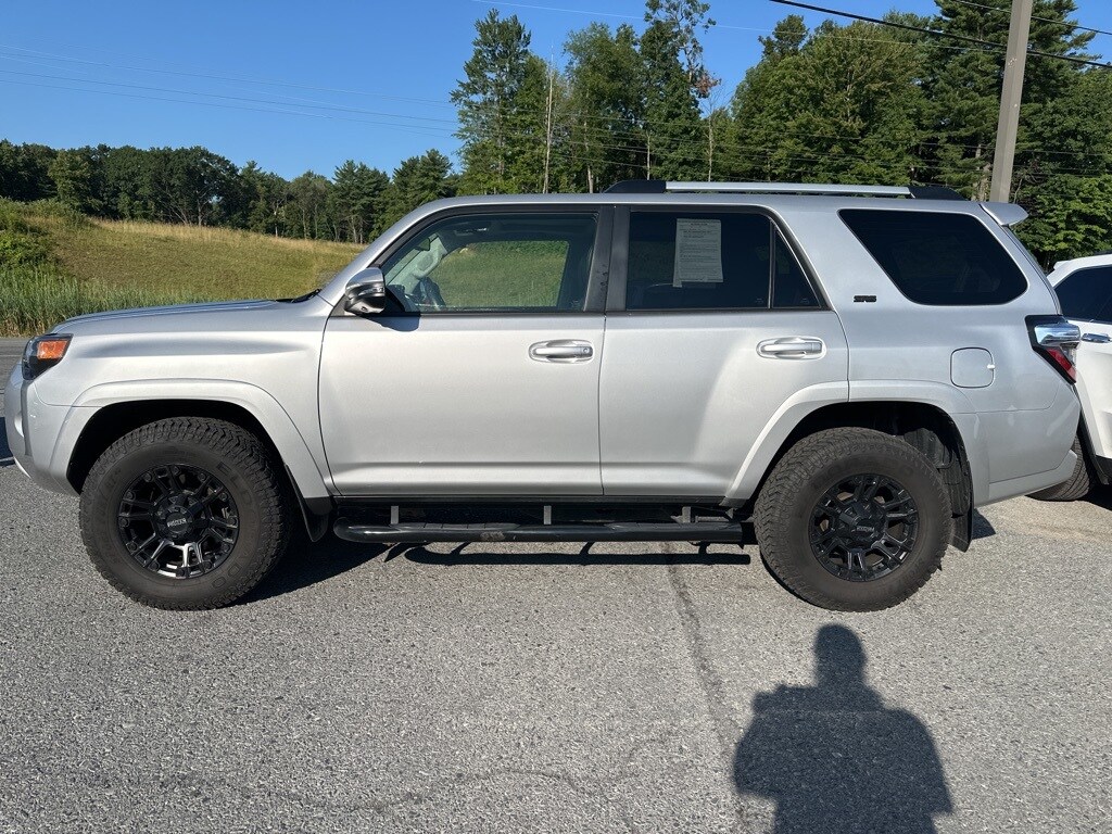 2022 Toyota 4Runner SR5 Premium photo 4